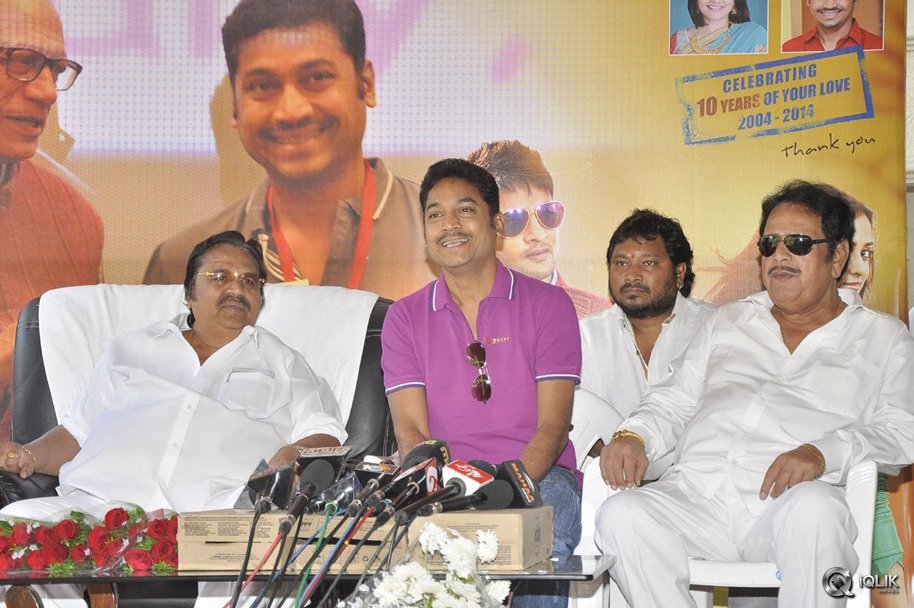 Dasari-Appreciates-Krishnamma-Kalipindi-Iddarini-Team